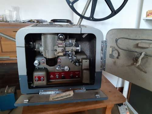 16mm Bell and Howell projector (vintage)